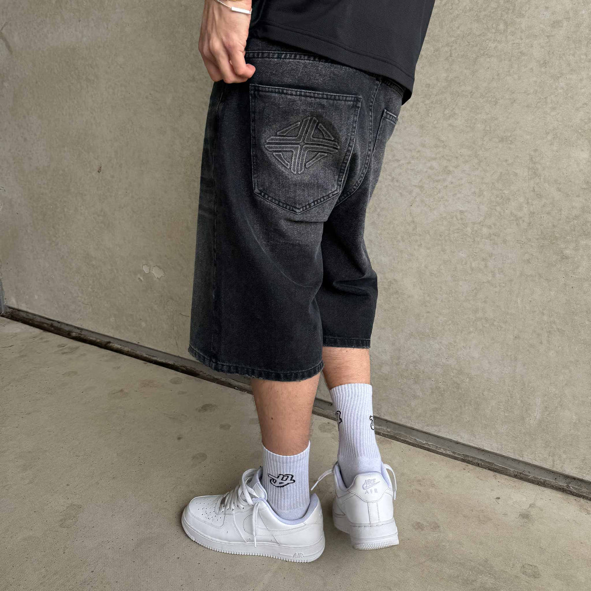 Star Denim Jorts Phantom Black on model, side view