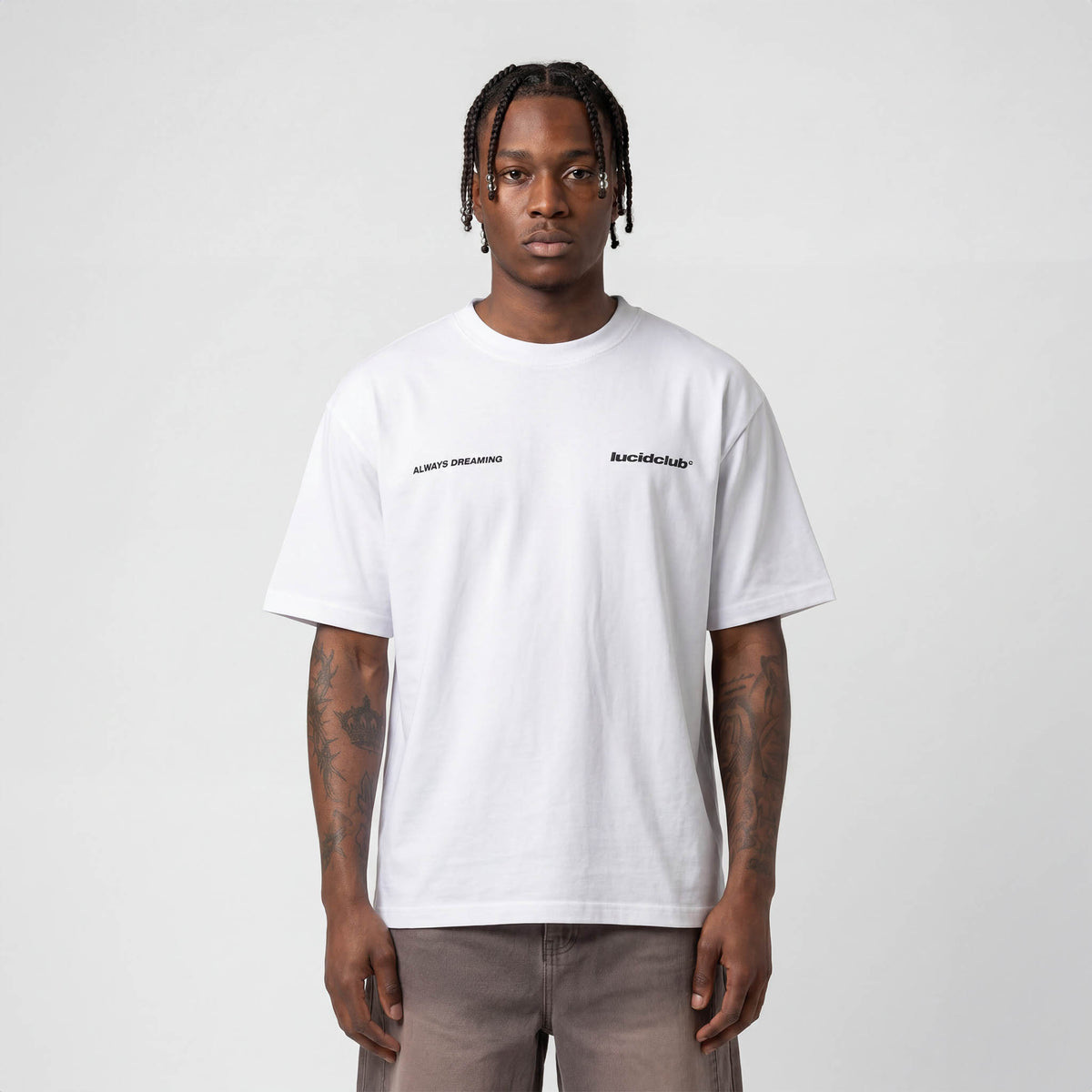 Signature T-Shirt White on model, front view