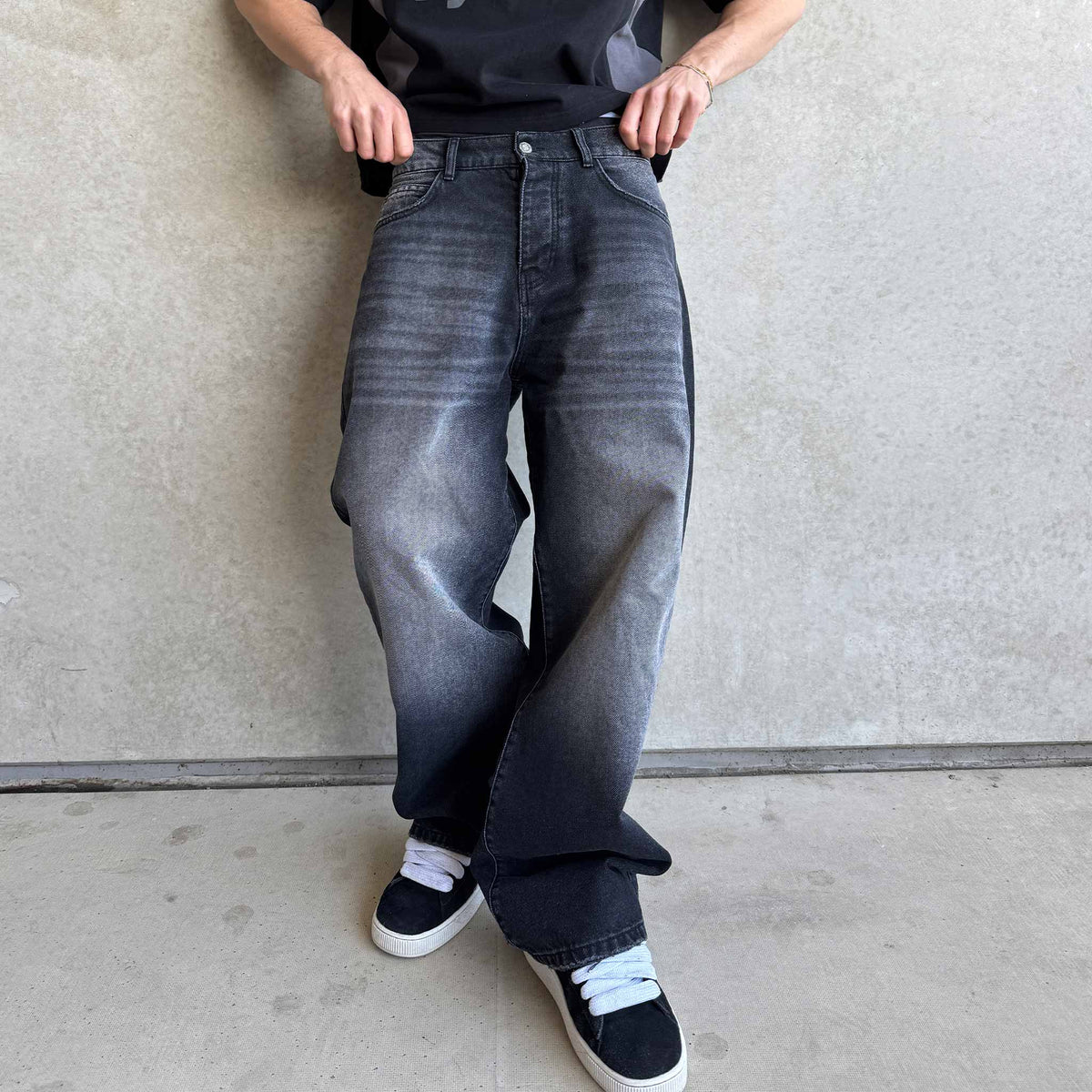 Star Denim Phantom Black on model, close up of the wash