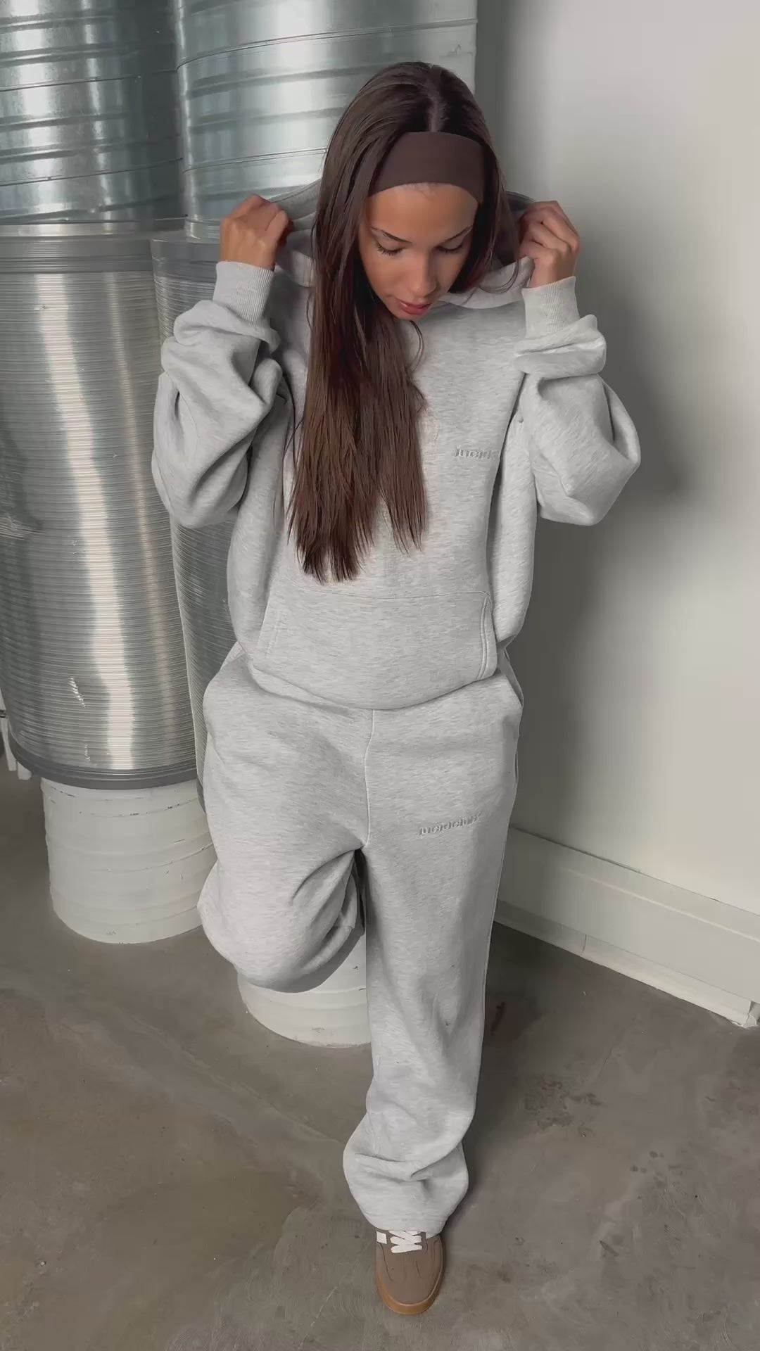 Cozy Sweatpants Melange Grey von hinten