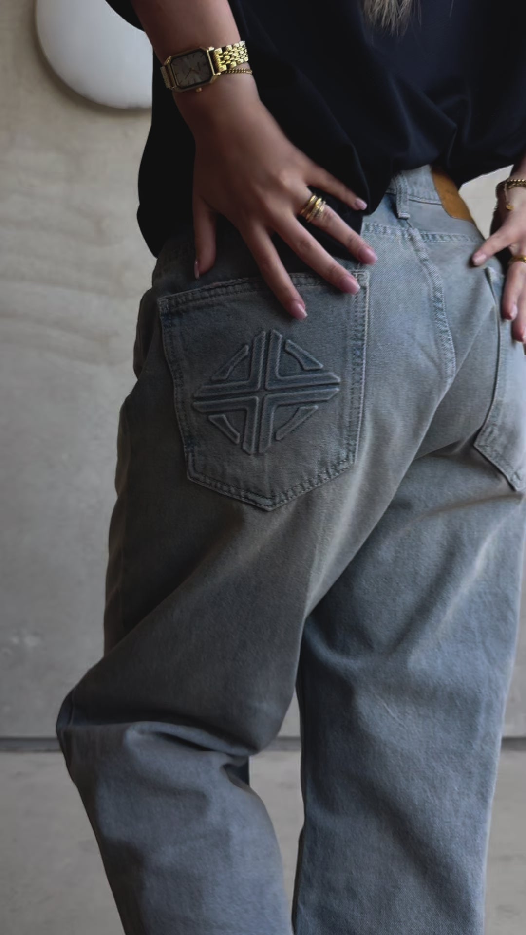 Star Denim in heller Waschung im Alltag